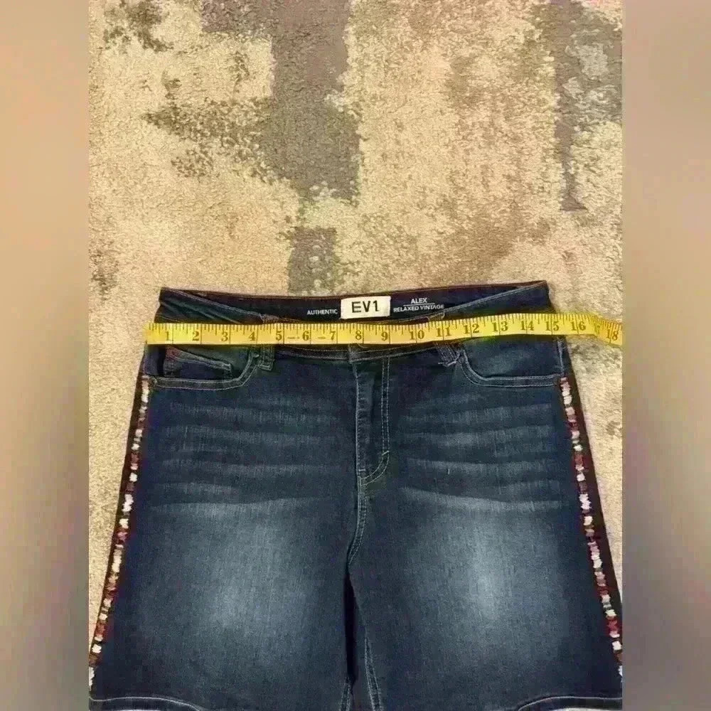 Women’s EV1 Jean Shorts - Picture 4 of 7